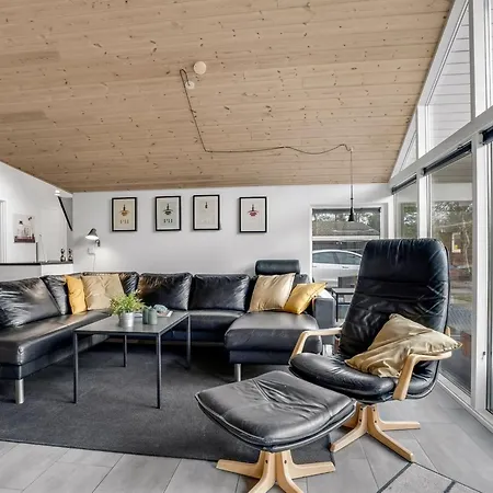 Dom wakacyjny Srebrenka - 900m From The Sea By Interhome